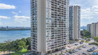 6 Horizon Road 2702, Fort Lee, NJ 07024