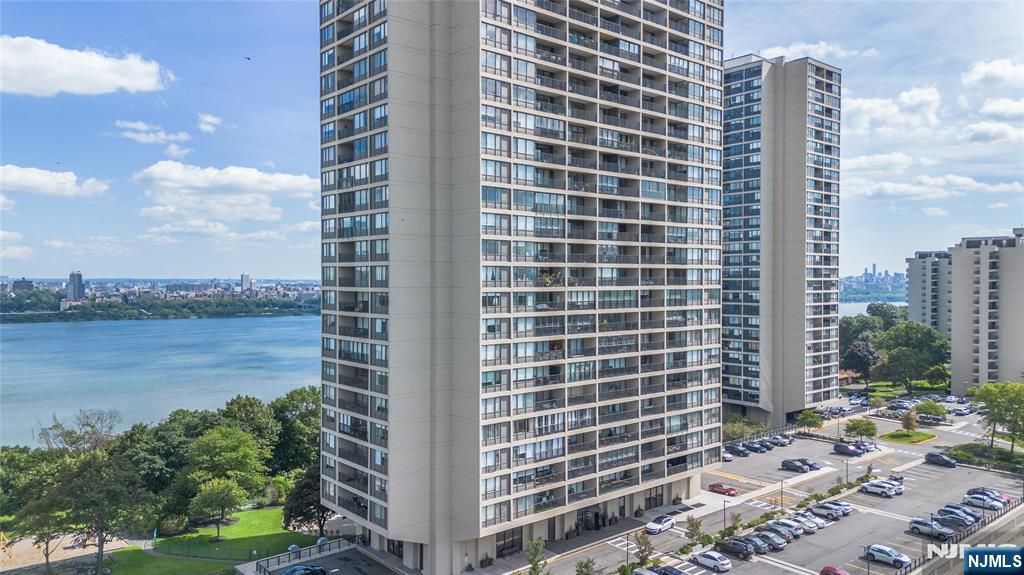 6 Horizon Road 2702, Fort Lee, NJ 07024