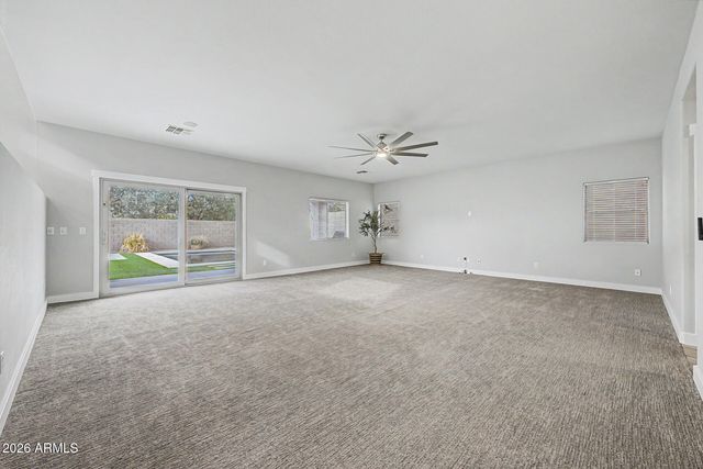 4326 W KENAI Drive, New River, AZ 85087