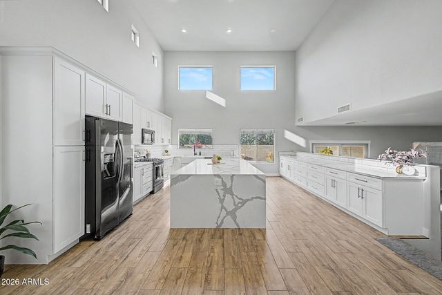4326 W KENAI Drive, New River, AZ 85087