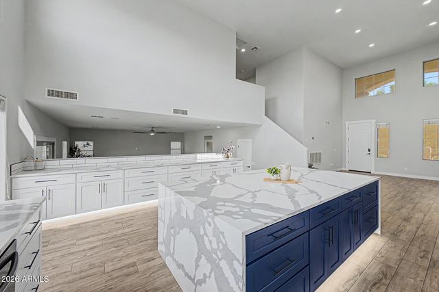 4326 W KENAI Drive, New River, AZ 85087