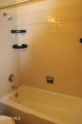 11048 MIDDLEDALE Street, El Paso, TX 79934