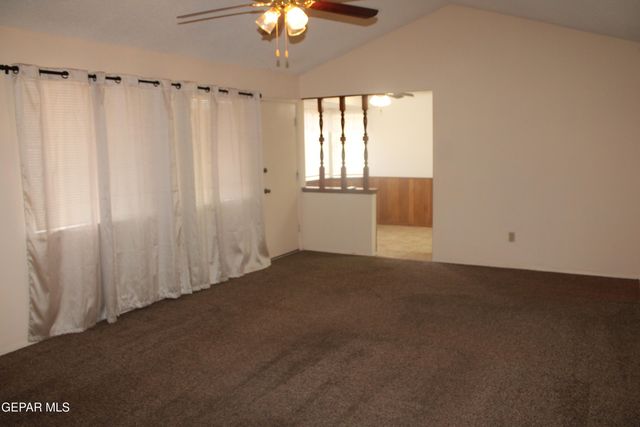 11048 MIDDLEDALE Street, El Paso, TX 79934