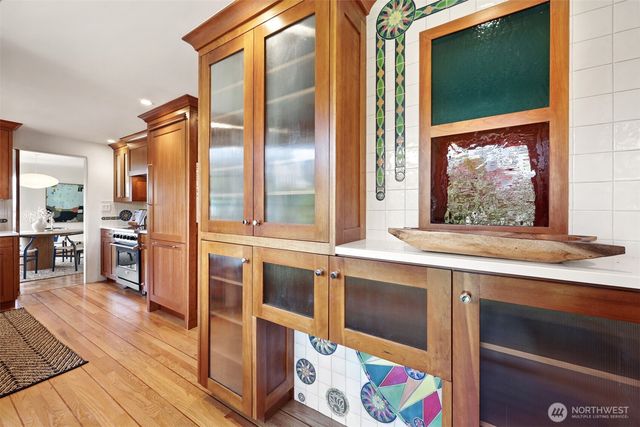 6049 Princeton Avenue NE, Seattle, WA 98115