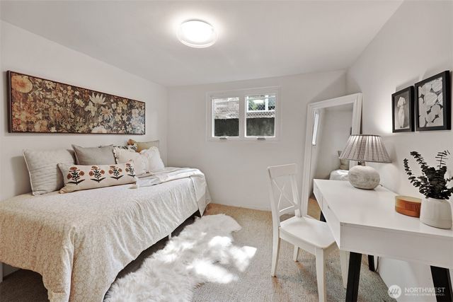 6049 Princeton Avenue NE, Seattle, WA 98115