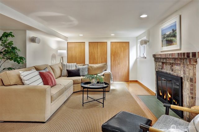 6049 Princeton Avenue NE, Seattle, WA 98115