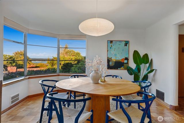 6049 Princeton Avenue NE, Seattle, WA 98115
