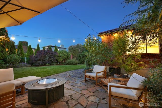 6049 Princeton Avenue NE, Seattle, WA 98115