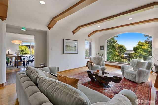 6049 Princeton Avenue NE, Seattle, WA 98115