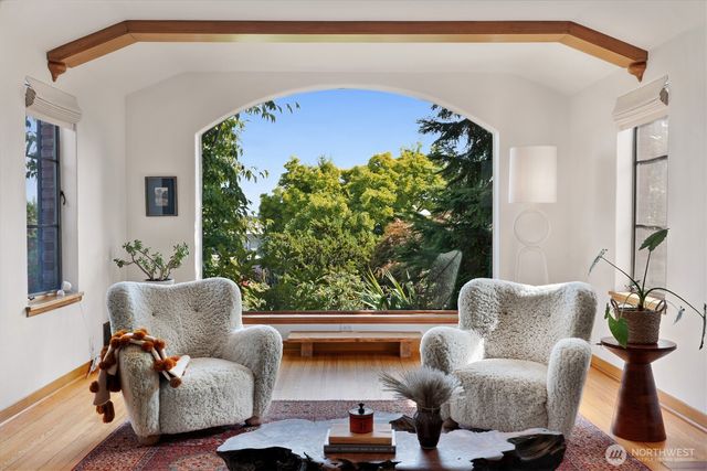 6049 Princeton Avenue NE, Seattle, WA 98115
