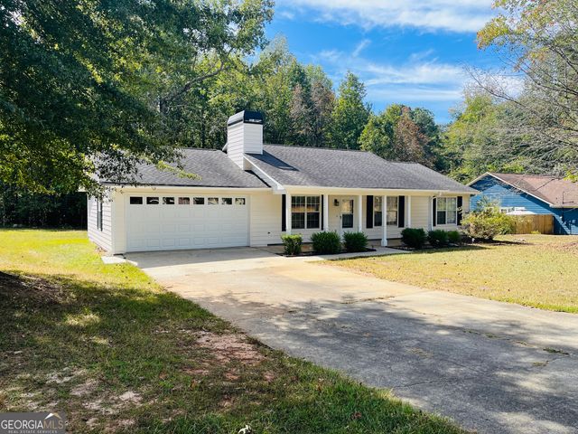 28 Sandstone Drive, Sharpsburg, GA 30277
