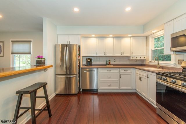 48 Oneida Ave, Oakland Boro, NJ 07436