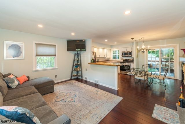 48 Oneida Ave, Oakland Boro, NJ 07436