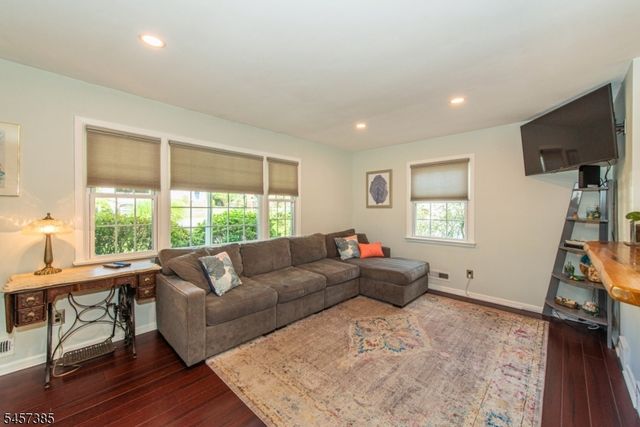 48 Oneida Ave, Oakland Boro, NJ 07436