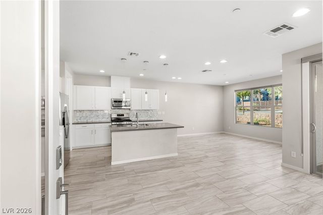 1246 Bow Peak Street 103, Las Vegas, NV 89135