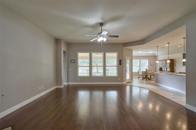 24511 Emerald Pool Falls Drive, Tomball, TX 77375