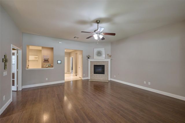 24511 Emerald Pool Falls Drive, Tomball, TX 77375