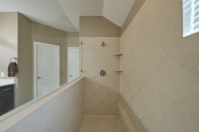 24511 Emerald Pool Falls Drive, Tomball, TX 77375