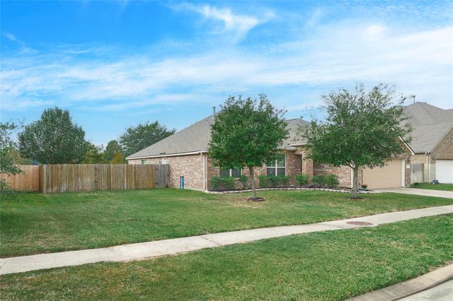 24511 Emerald Pool Falls Drive, Tomball, TX 77375