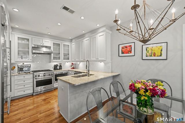 77 Havemeyer Lane 410, Stamford, CT 06902