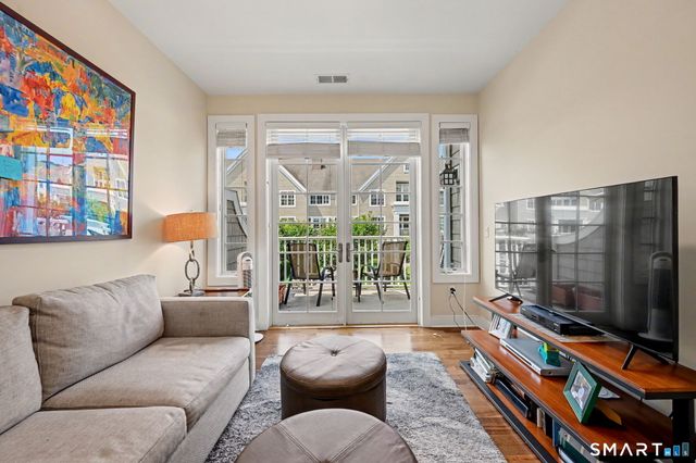 77 Havemeyer Lane 410, Stamford, CT 06902