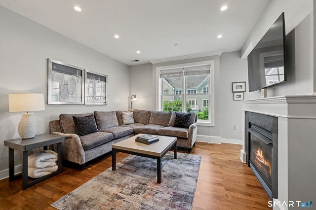 77 Havemeyer Lane 410, Stamford, CT 06902