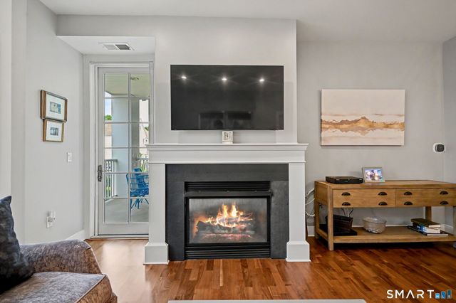 77 Havemeyer Lane 410, Stamford, CT 06902