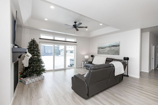 7485 15th Street S, Fargo, ND 58104