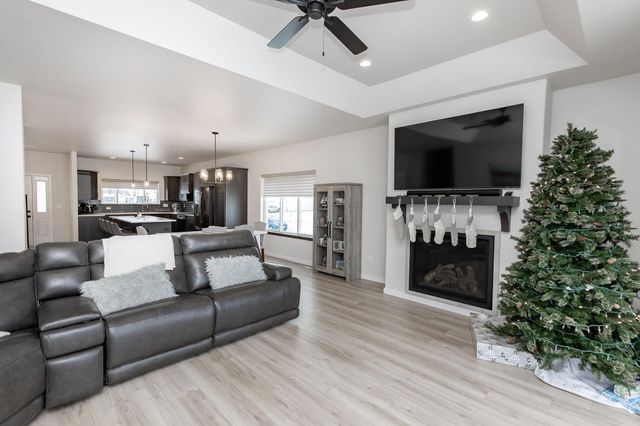 7485 15th Street S, Fargo, ND 58104