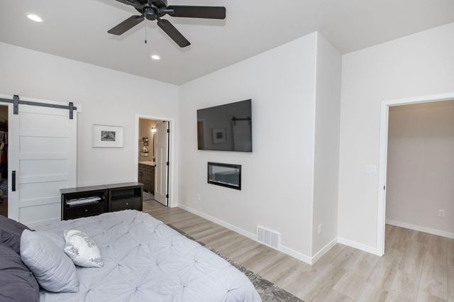 7485 15th Street S, Fargo, ND 58104