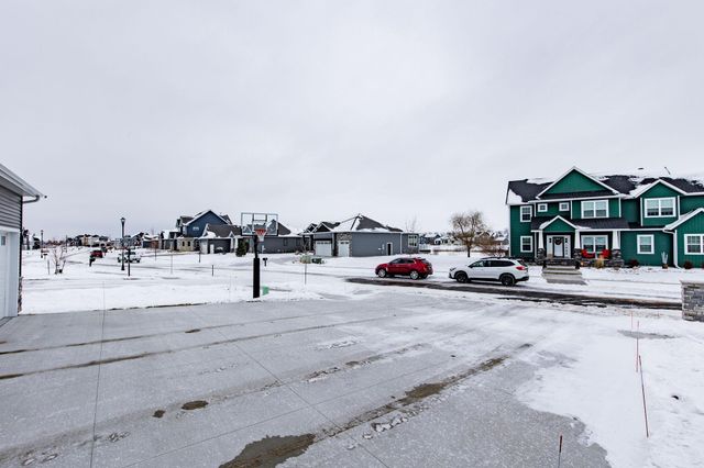 7485 15th Street S, Fargo, ND 58104