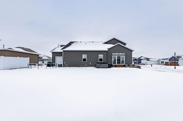 7485 15th Street S, Fargo, ND 58104