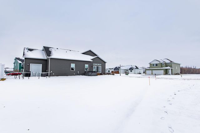 7485 15th Street S, Fargo, ND 58104