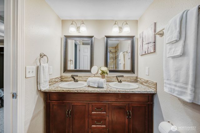 4802 S Grove Place, Tacoma, WA 98409