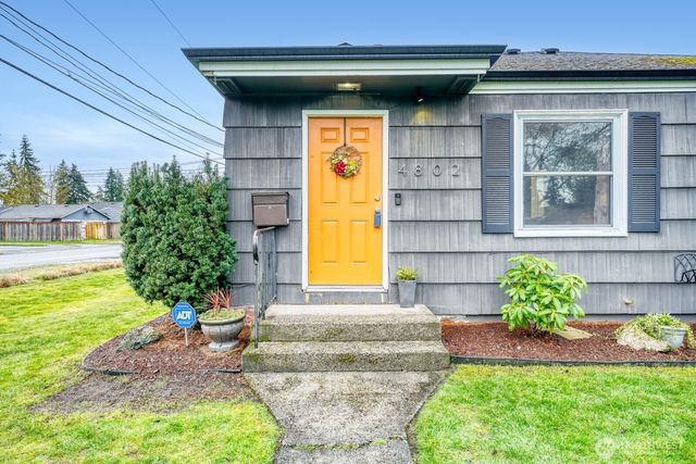 4802 S Grove Place, Tacoma, WA 98409