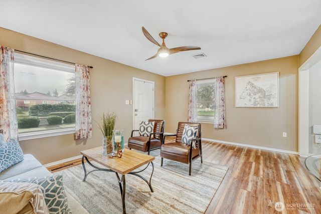 4802 S Grove Place, Tacoma, WA 98409