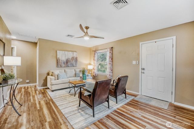 4802 S Grove Place, Tacoma, WA 98409