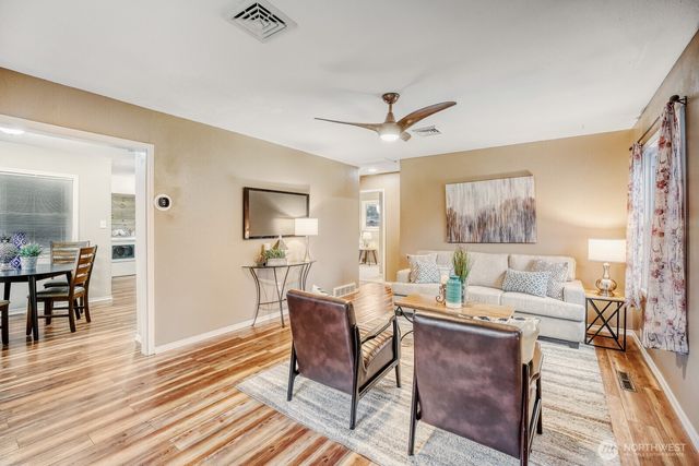 4802 S Grove Place, Tacoma, WA 98409