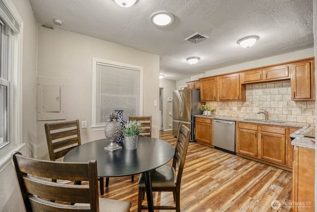 4802 S Grove Place, Tacoma, WA 98409