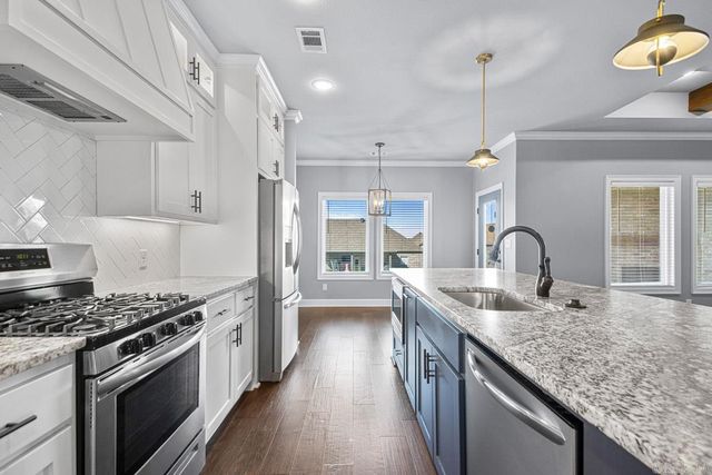 2043 Englewood Cove, Benton, AR 72019