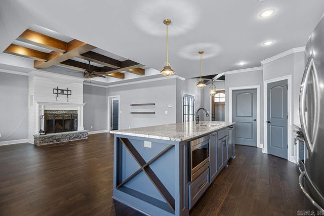 2043 Englewood Cove, Benton, AR 72019