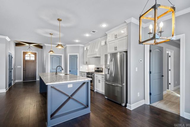 2043 Englewood Cove, Benton, AR 72019