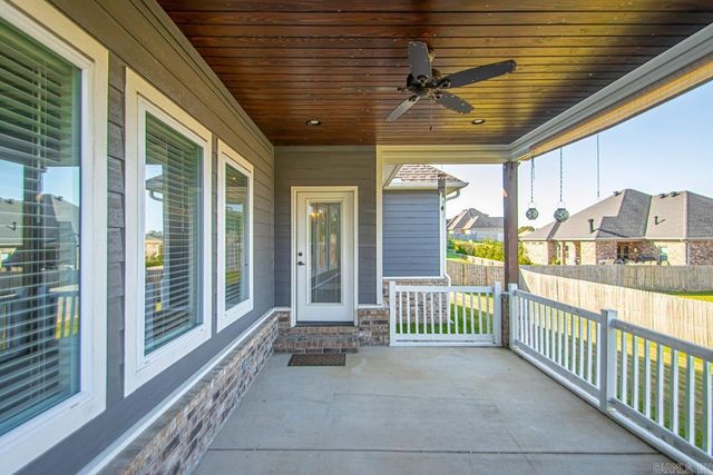 2043 Englewood Cove, Benton, AR 72019