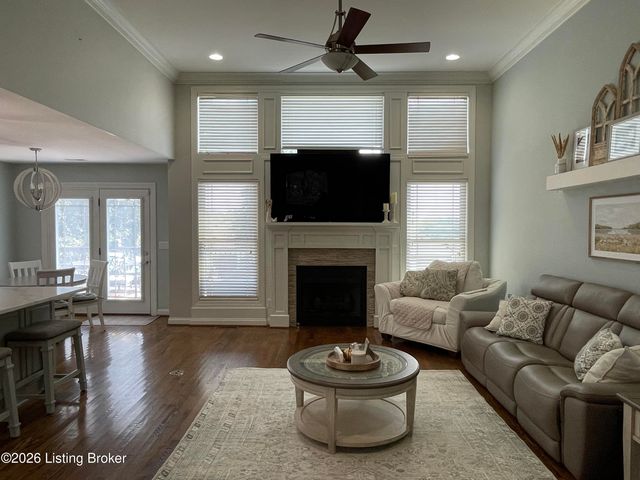 7913 Emma Ct, Louisville, KY 40291