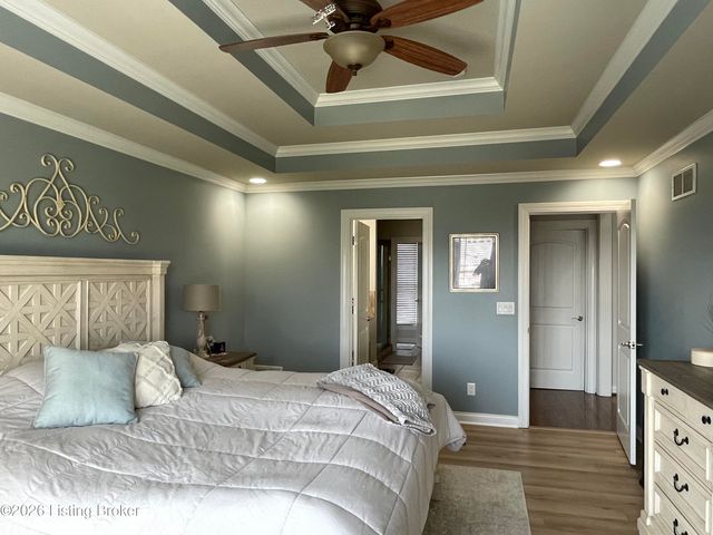 7913 Emma Ct, Louisville, KY 40291
