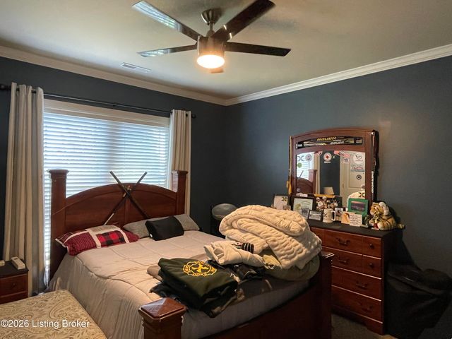 7913 Emma Ct, Louisville, KY 40291