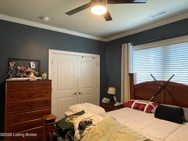 7913 Emma Ct, Louisville, KY 40291