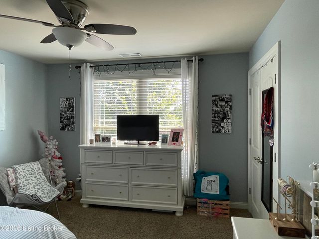 7913 Emma Ct, Louisville, KY 40291