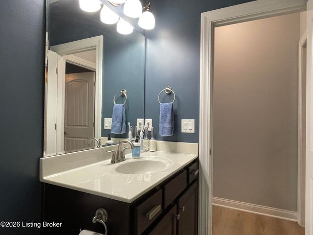7913 Emma Ct, Louisville, KY 40291