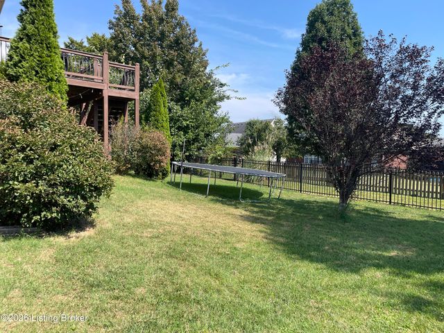 7913 Emma Ct, Louisville, KY 40291